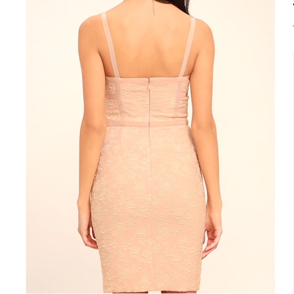 Ali & Jay Peach Bodycon Dress! - Picture 5 of 7